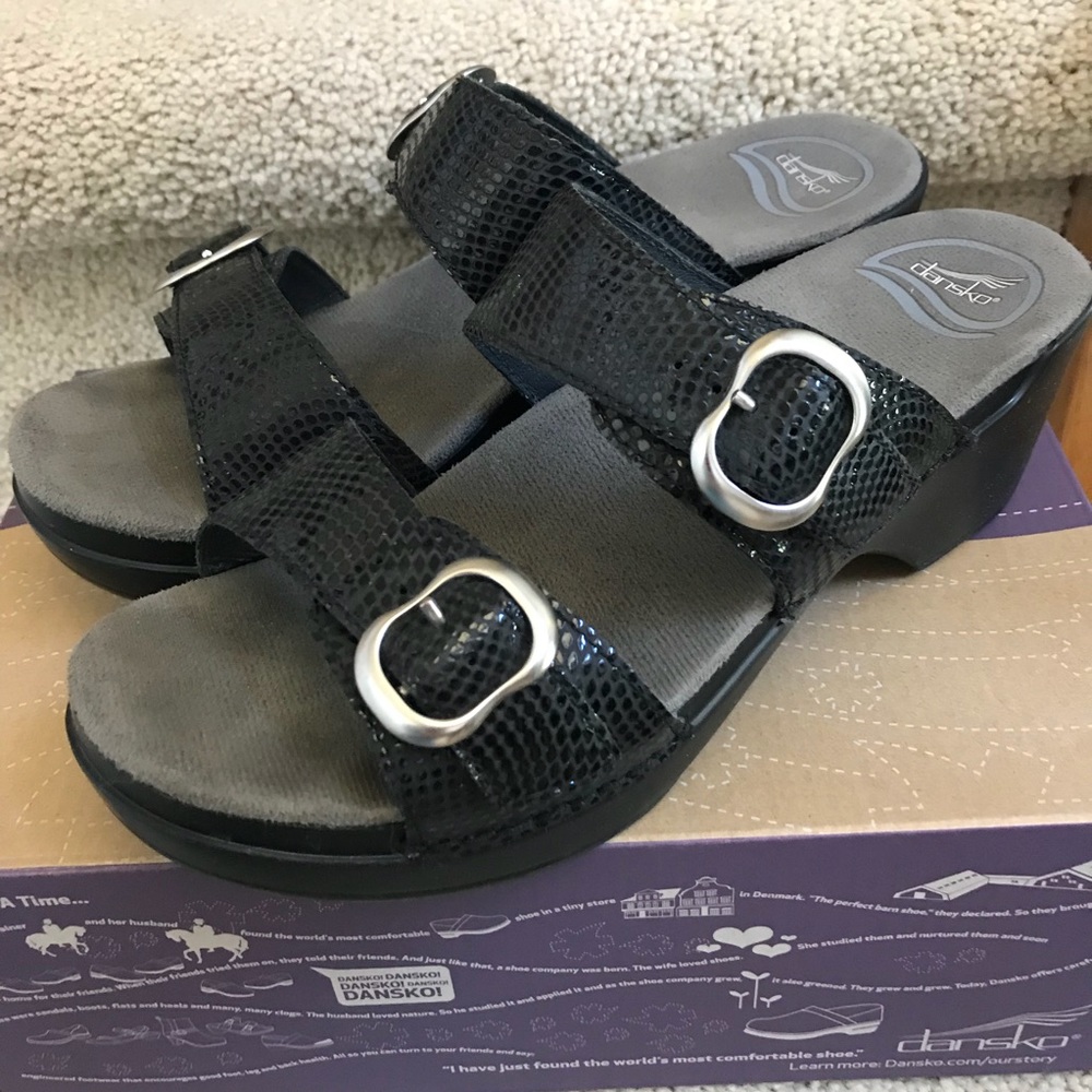 DANSKO BLACK SANDAL OR CLOG SIZE 38-7 1/2 EUC